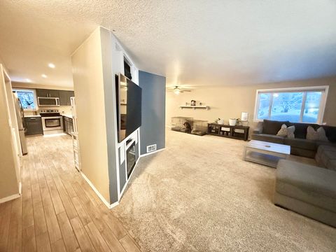 Tiny photo for 5704 Upland Drive, Klamath Falls, OR 97603 (MLS # 220215539)