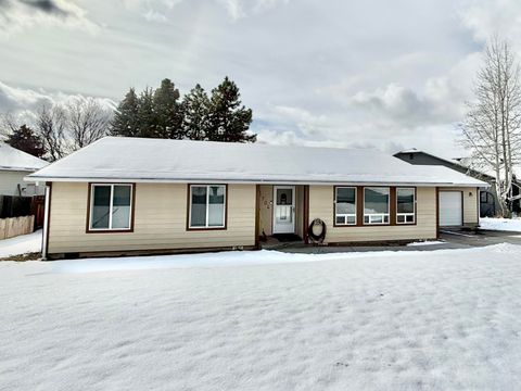 Tiny photo for 5704 Upland Drive, Klamath Falls, OR 97603 (MLS # 220215539)