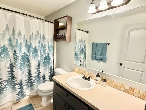 Tiny photo for 5704 Upland Drive, Klamath Falls, OR 97603 (MLS # 220215539)