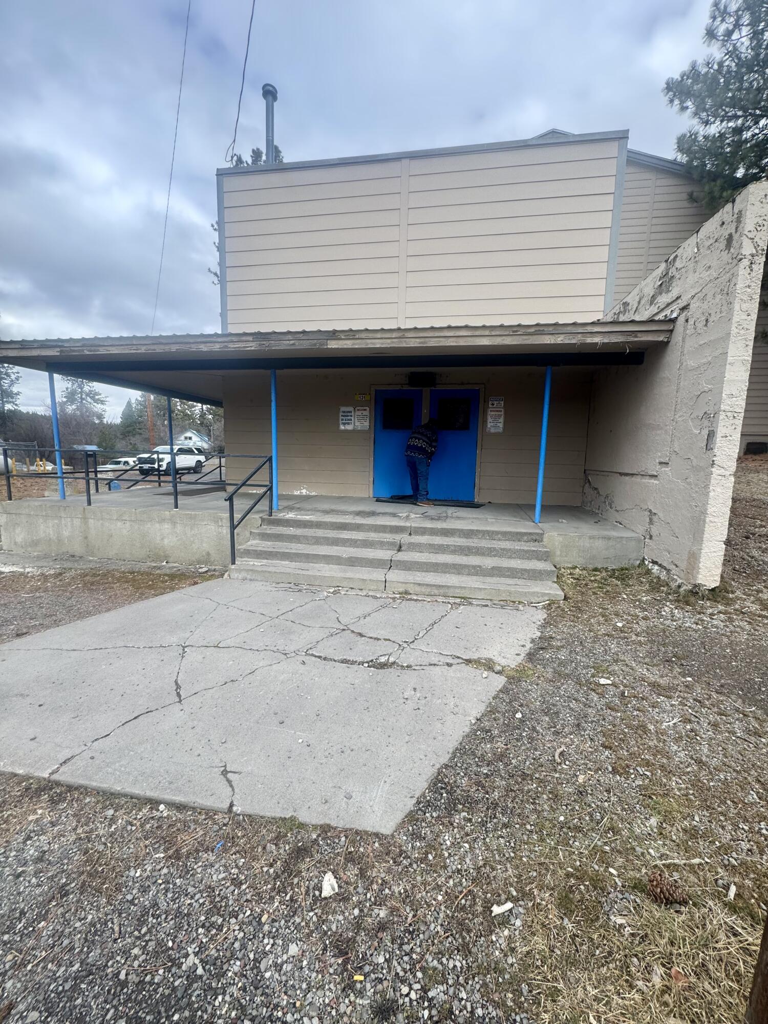 225 E Schonchin Street