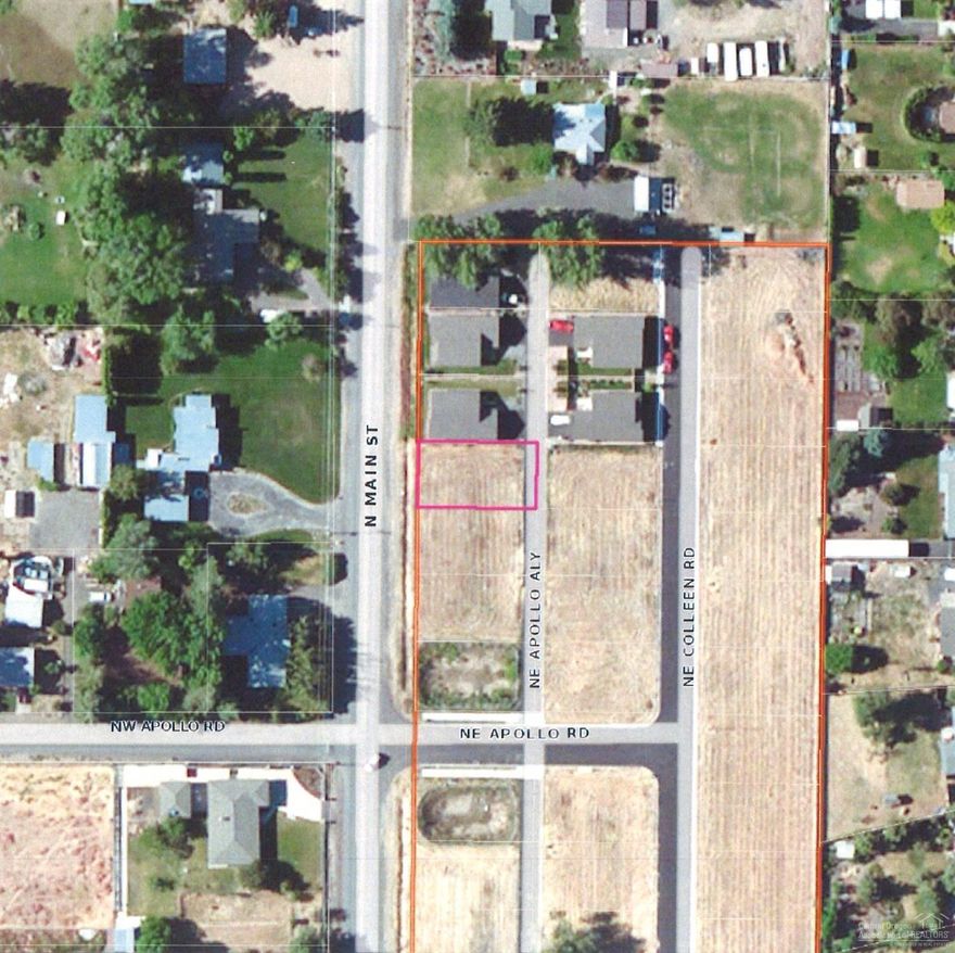 Great city lot at an affordable price. Area of newer homes. City services available. Build your own home or an investment property.