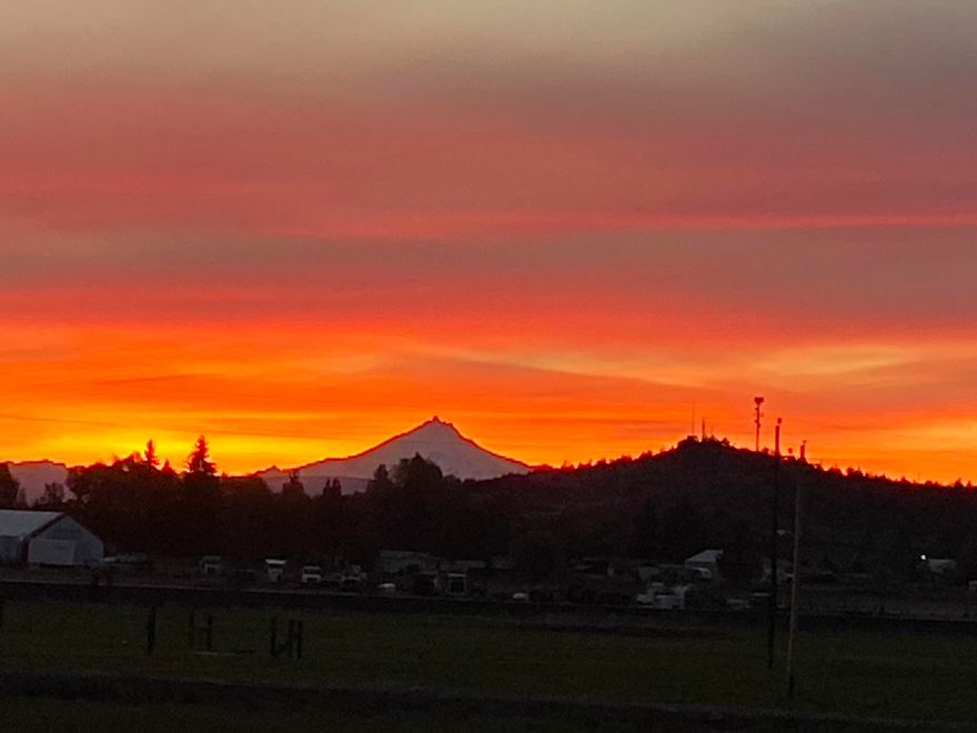 Enjoy county living right out your back door! This charming 3 bedroom, 2 bath,1235 SF, single story home on .15 of an acre features panoramic views from the Cascade Mt. to Smith Rock overlooking pastures. A light & bright floor plan w/ open great room concept, breakfast bar, central a/c, laundry/mud room, oversized 2 car garage w/ fresh paint, mahogany stained fence, flower beds, front & backyard landscaping w/ underground sprinklers. Call today for a showing!