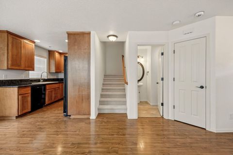 Tiny photo for 317 SW Bayou Place, Grants Pass, OR 97526 (MLS # 220213249)