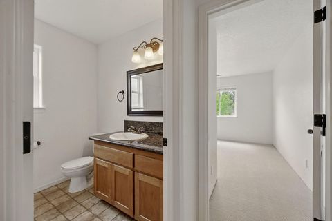 Tiny photo for 317 SW Bayou Place, Grants Pass, OR 97526 (MLS # 220213249)