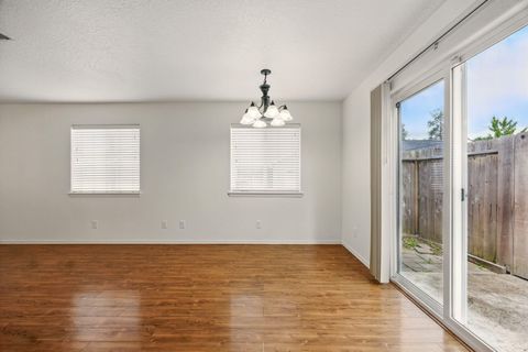 Tiny photo for 317 SW Bayou Place, Grants Pass, OR 97526 (MLS # 220213249)