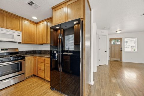 Tiny photo for 317 SW Bayou Place, Grants Pass, OR 97526 (MLS # 220213249)