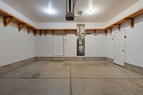 Tiny photo for 135 Othello Avenue, Roseburg, OR 97471 (MLS # 220211096)