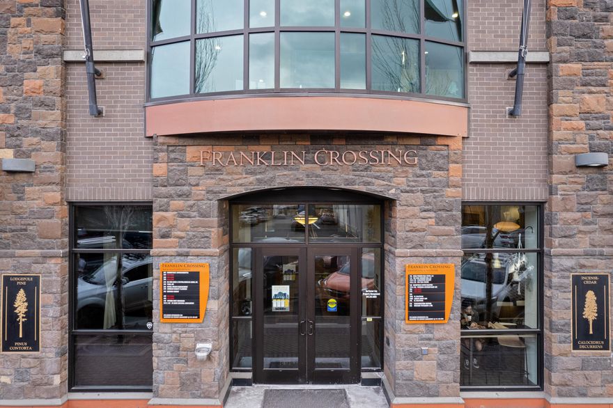 Enjoy the luxury urban living in the heart of downtown Bend! This fabulous condominium sits on the 5th floor with secured elevator/stairs, with stunning views of the city
and Pilot Butte. With instant access to downtown, you can immerse yourself in the Central Oregon lifestyle with dining, shopping, recreation, and entertainment within an
easy access. Beautifully and abundantly furnished. New flooring and matchstick blinds offer you a luxurious and private feel. Spacious master bathroom and large walk
in closet. Features 1 underground gated parking space, a personal locker, and a 10x7 deeded storage unit.