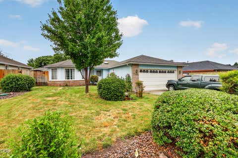 Photo of 1764 Sandpiper Drive, Medford, OR 97501 (MLS # 220224305)