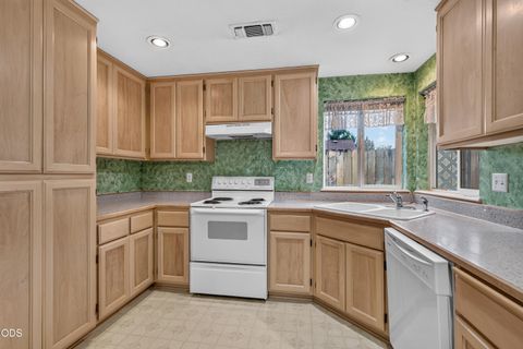 Tiny photo for 1764 Sandpiper Drive, Medford, OR 97501 (MLS # 220224305)