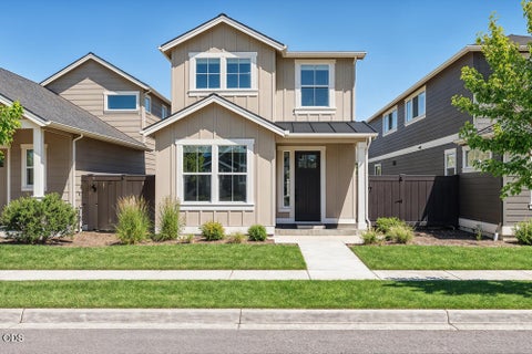 Photo of 20901 SE Denver Drive, Bend, OR 97702 (MLS # 220229720)