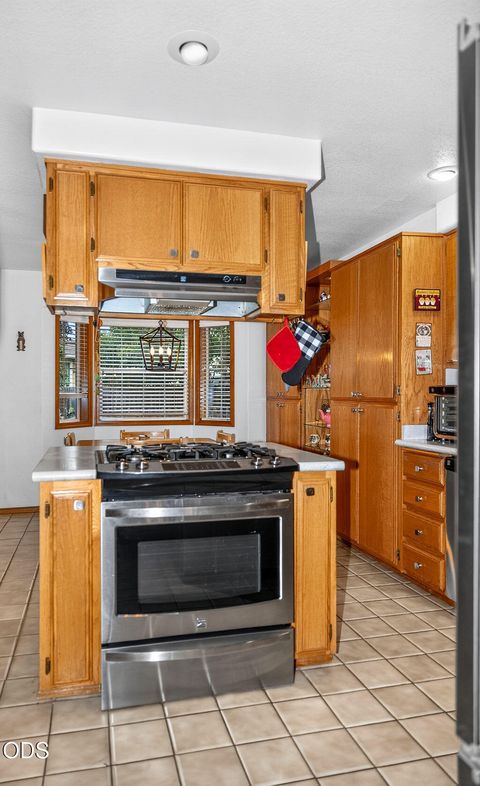 Tiny photo for 6319 Harlan Drive, Klamath Falls, OR 97603 (MLS # 220223913)