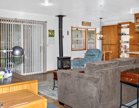Tiny photo for 6319 Harlan Drive, Klamath Falls, OR 97603 (MLS # 220223913)