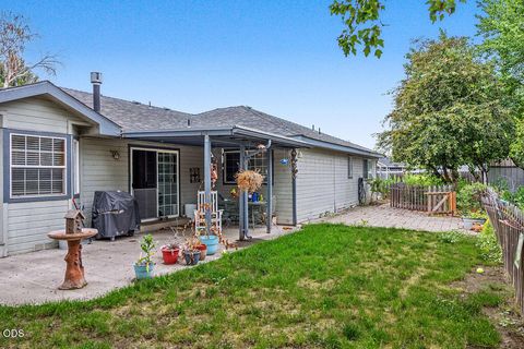 Tiny photo for 6319 Harlan Drive, Klamath Falls, OR 97603 (MLS # 220223913)