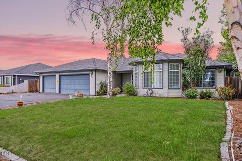 Tiny photo for 6319 Harlan Drive, Klamath Falls, OR 97603 (MLS # 220223913)