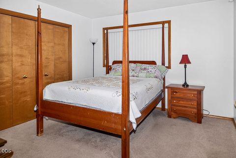 Tiny photo for 6319 Harlan Drive, Klamath Falls, OR 97603 (MLS # 220223913)