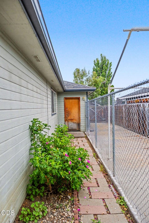 Tiny photo for 6319 Harlan Drive, Klamath Falls, OR 97603 (MLS # 220223913)