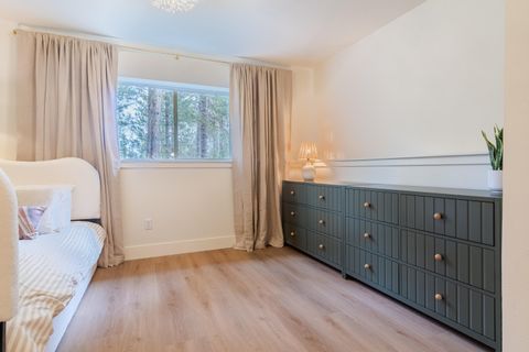 Tiny photo for 17898 Acer Lane #9, Sunriver, OR 97707 (MLS # 220212033)