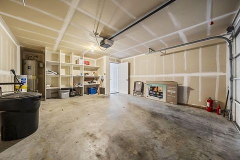 Tiny photo for 2527 NE 5th Street, Redmond, OR 97756 (MLS # 220212266)