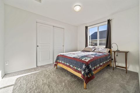 Tiny photo for 2527 NE 5th Street, Redmond, OR 97756 (MLS # 220212266)