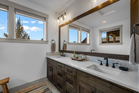 Tiny photo for 17800 SW Chaparral Drive, Powell Butte, OR 97753 (MLS # 220214437)