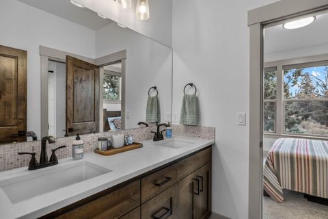 Tiny photo for 17800 SW Chaparral Drive, Powell Butte, OR 97753 (MLS # 220214437)