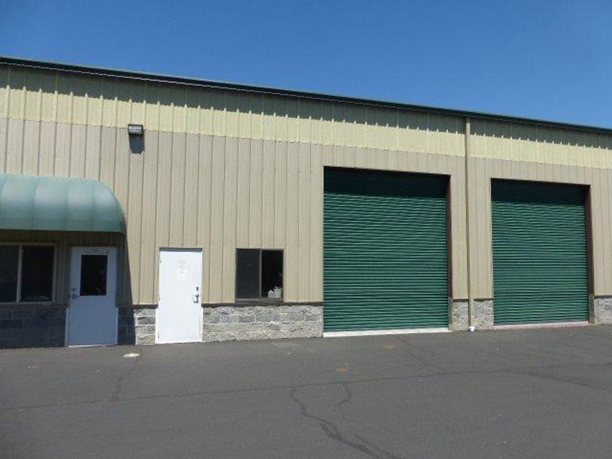 Located in an Industrial Park with easy access to the Freeway, access and parking encompass the building, unit has a restroom and office area, 19' X 11' mezzanine for office or storage, 12' X 14' roll up door. Rent is $0.55 per sq.ft plus $0.15 per sq.ft. for CAM Charges. Lessor prefers 1-3 year lease or longer.