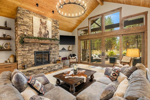 Photo of 56413 Fireglass Loop #194, Bend, OR 97707 (MLS # 220229150)