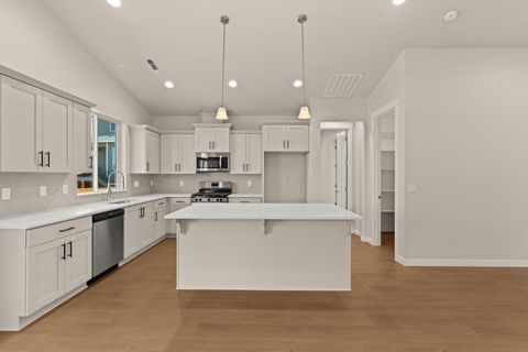 Tiny photo for 136 Valemont Drive #13, Eagle Point, OR 97524 (MLS # 220217143)