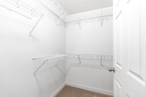 Tiny photo for 727 SE Cross Lane, Madras, OR 97741 (MLS # 220221774)