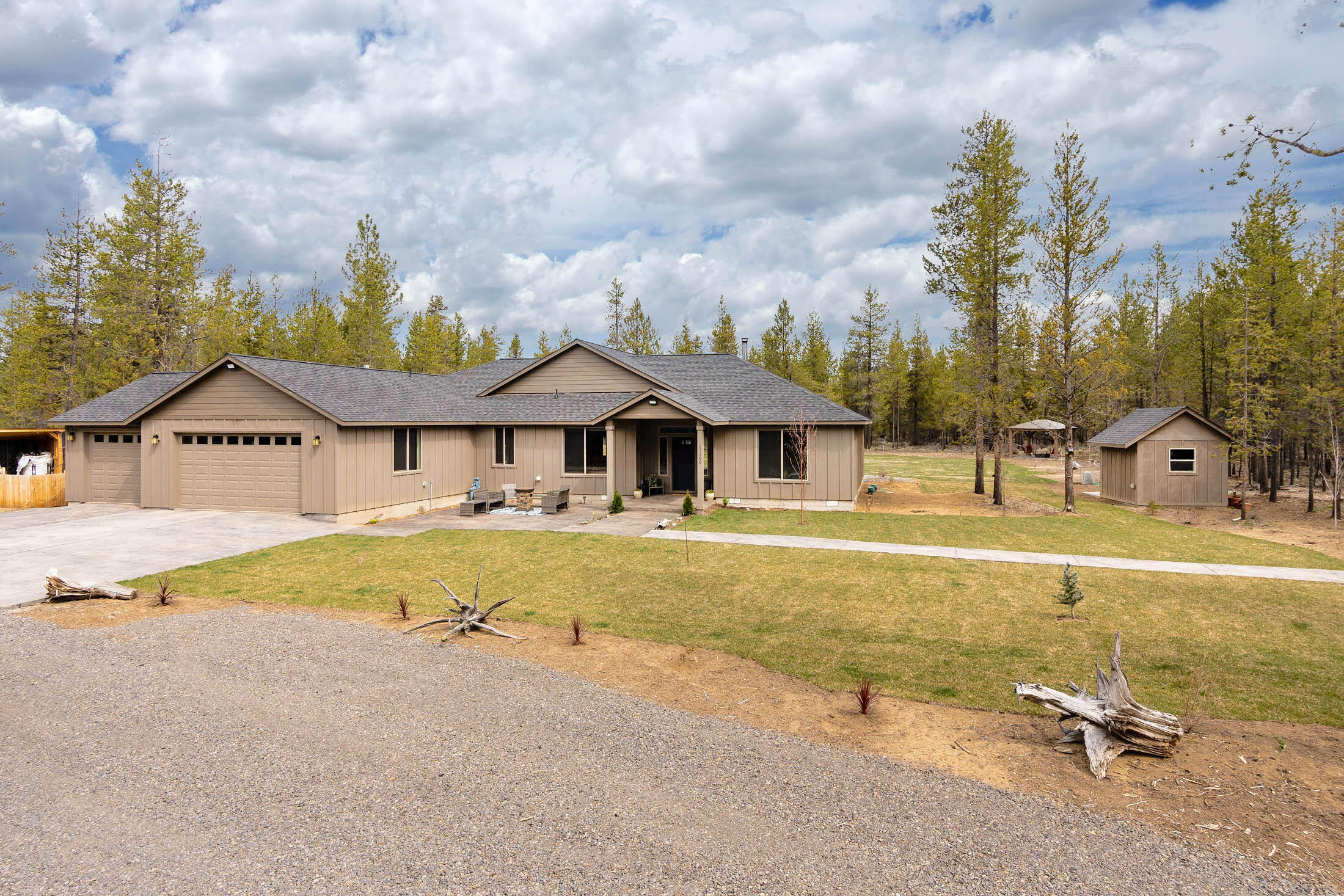 Pinewood Country Est - Residential