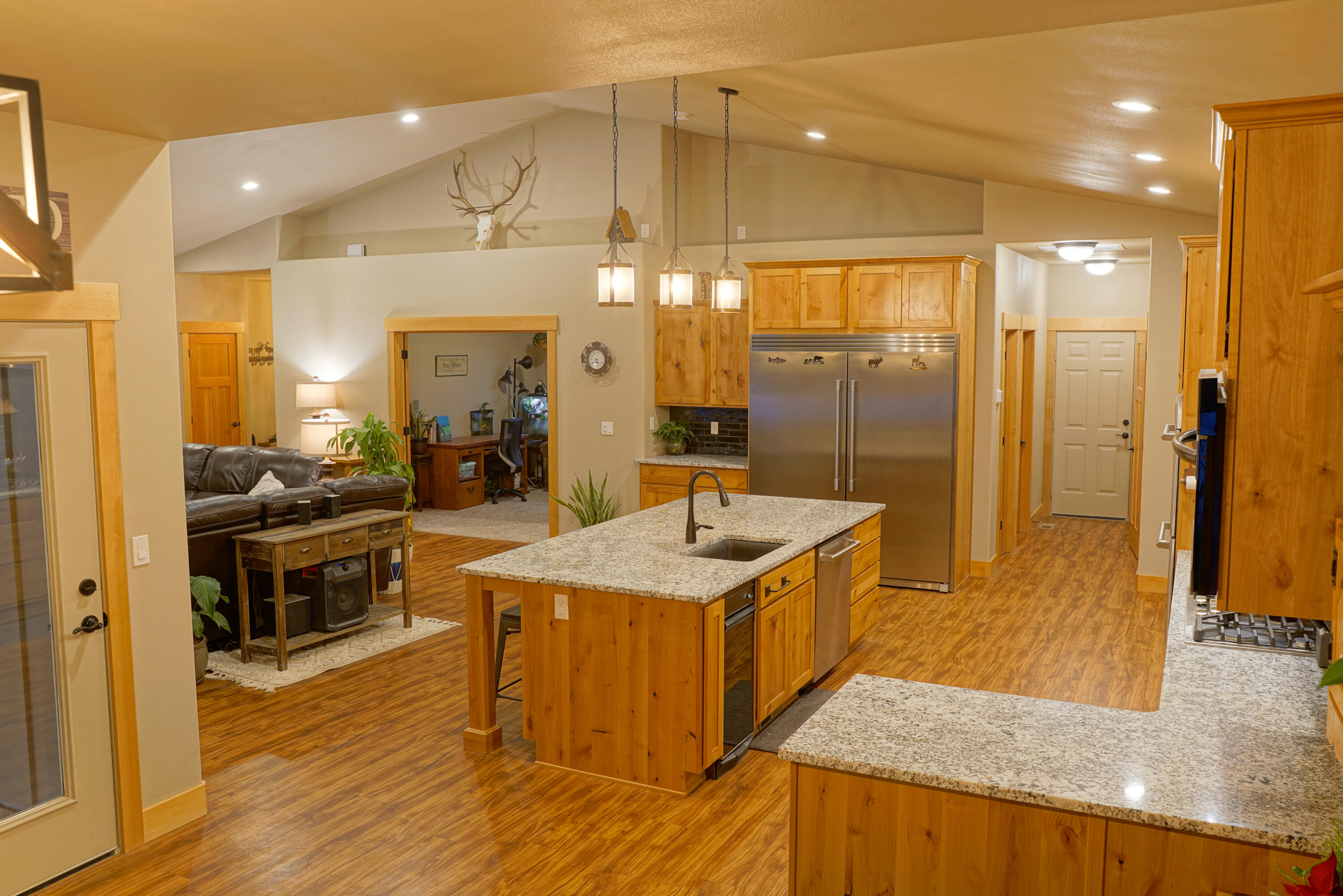 Pinewood Country Est - Residential