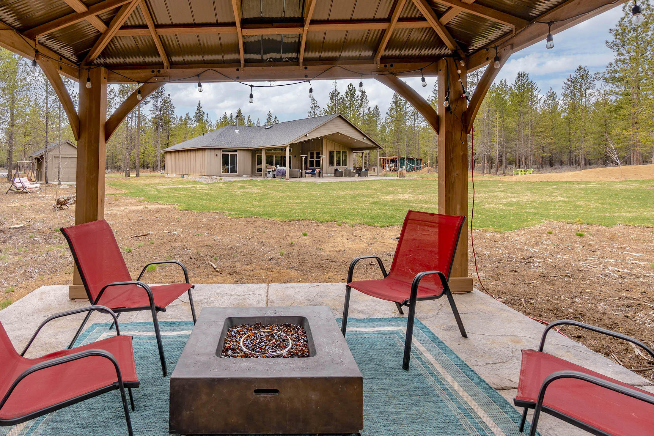 Pinewood Country Est - Residential