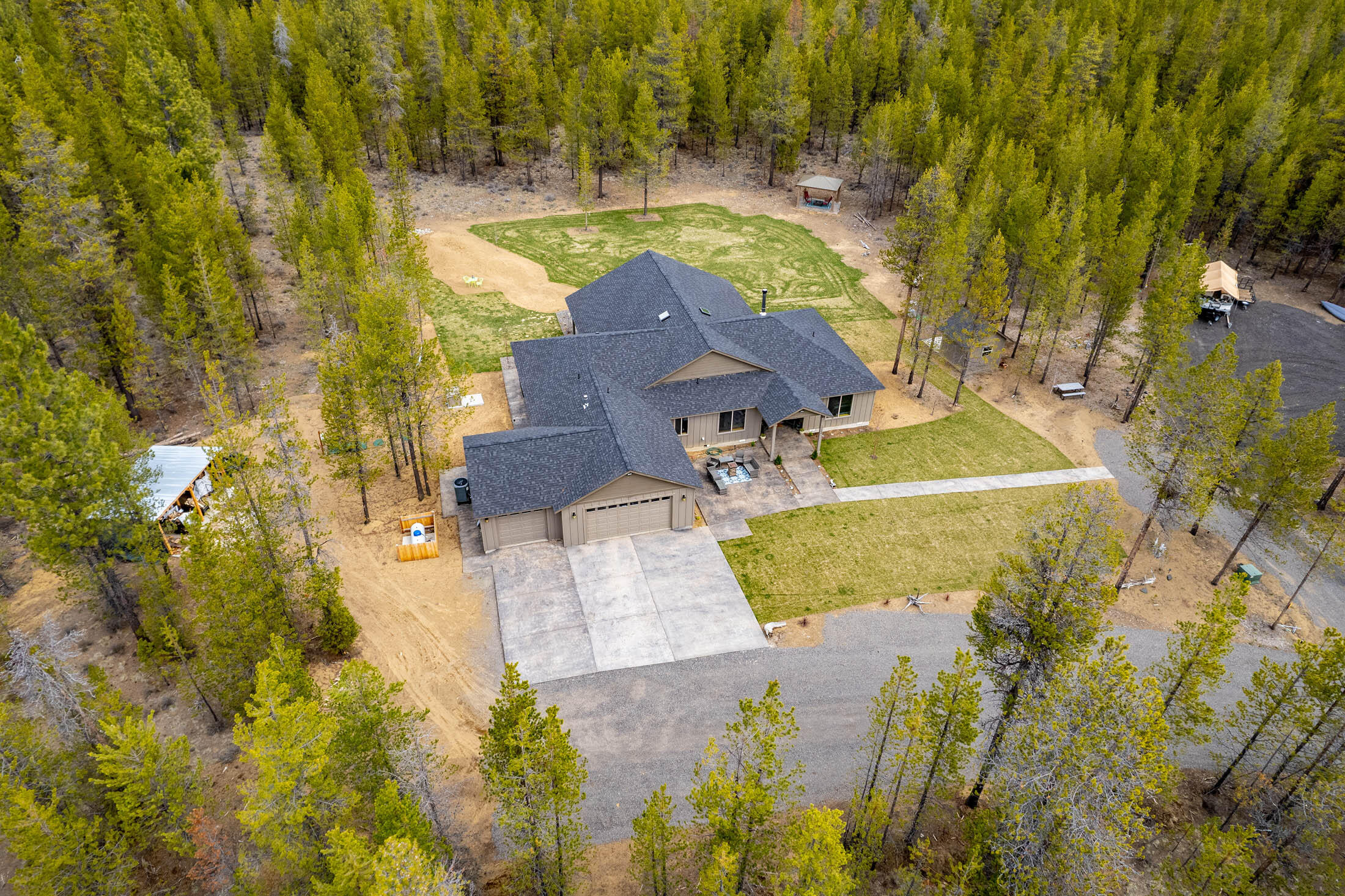 Pinewood Country Est - Residential