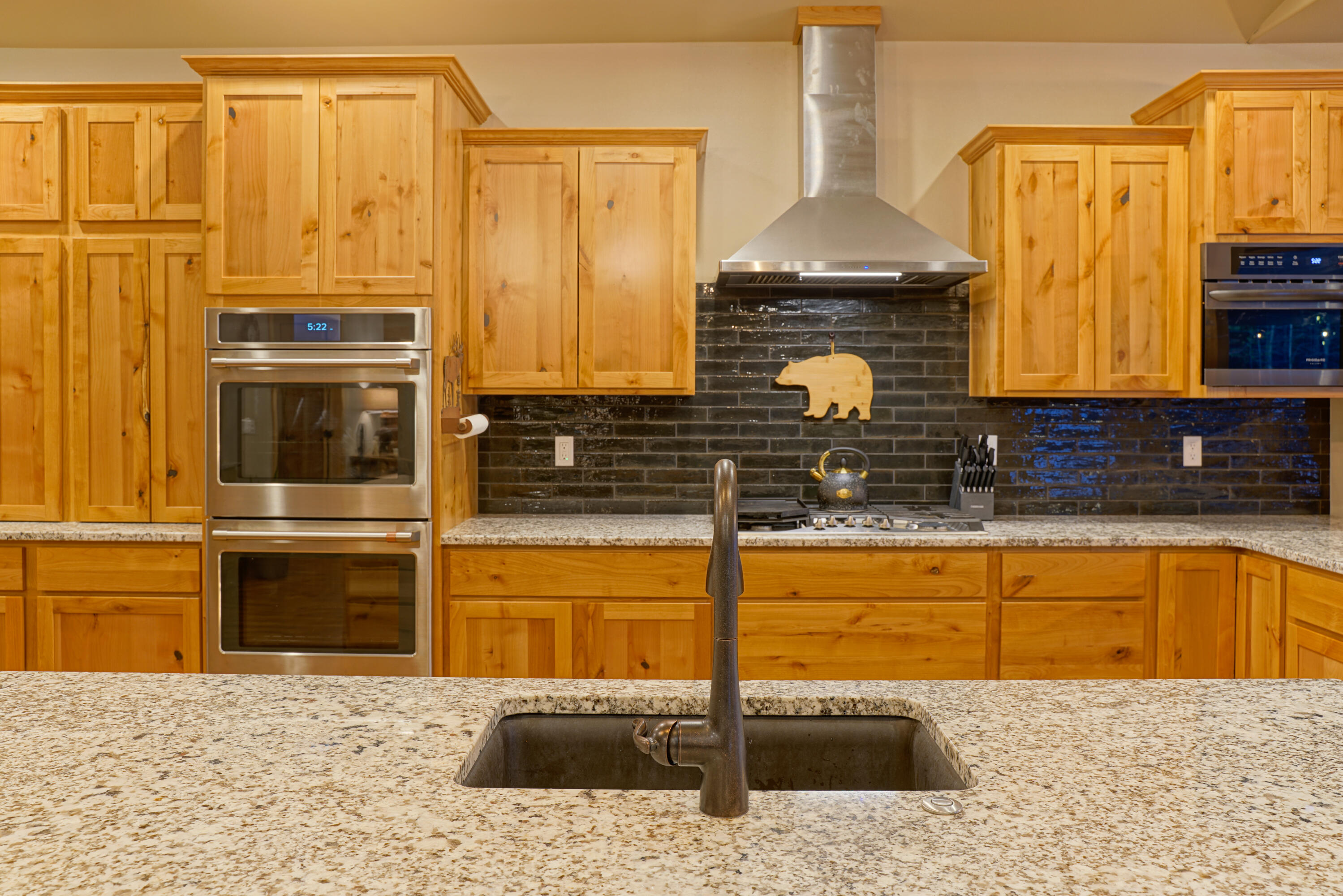 Pinewood Country Est - Residential