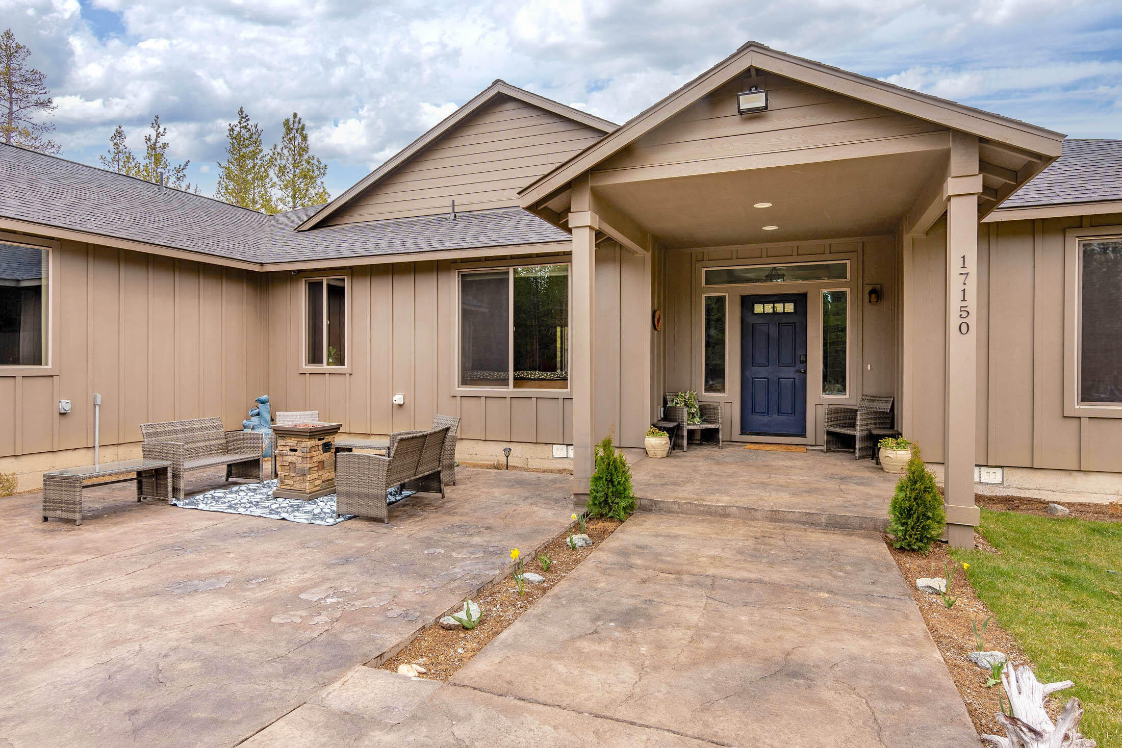 Pinewood Country Est - Residential