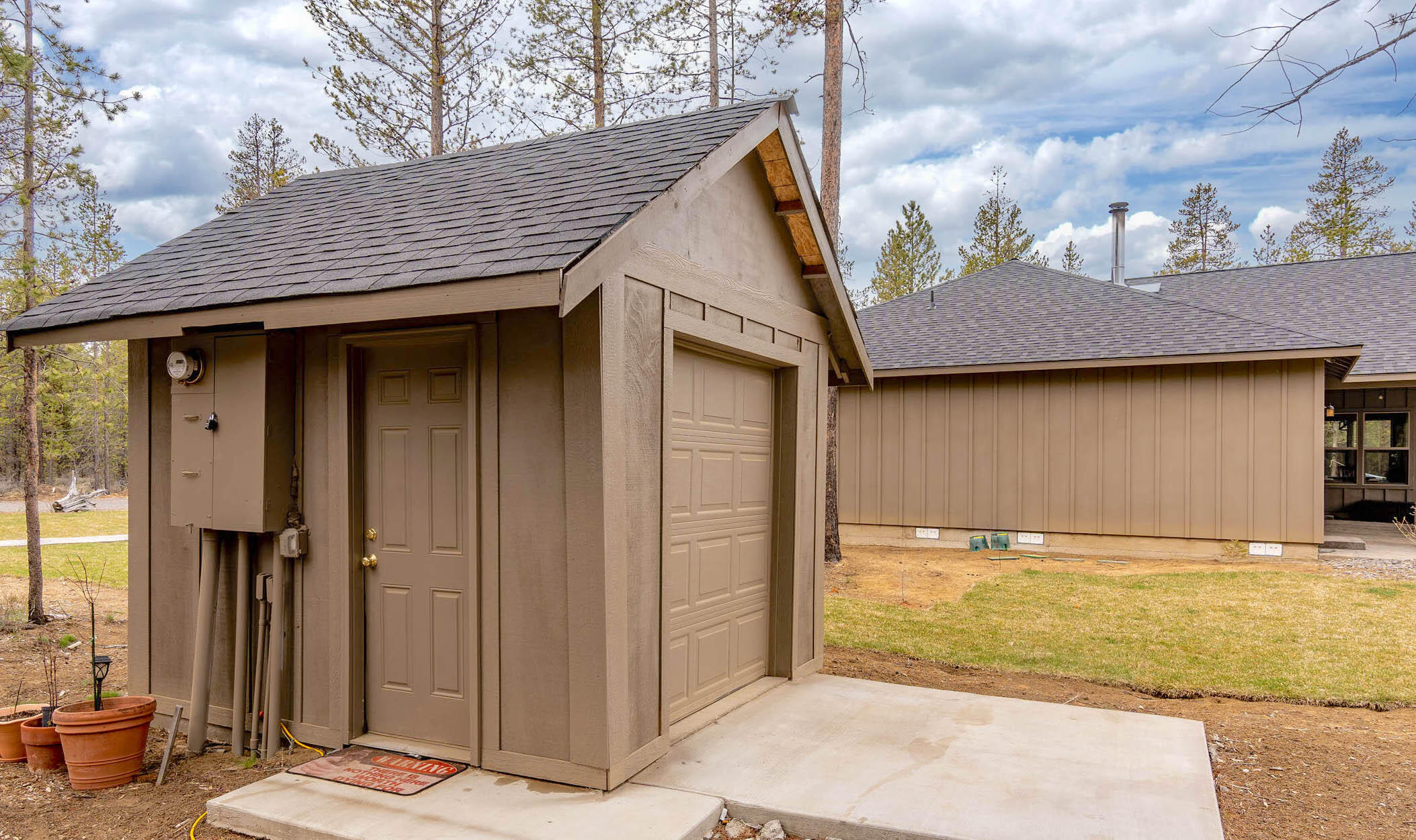 Pinewood Country Est - Residential