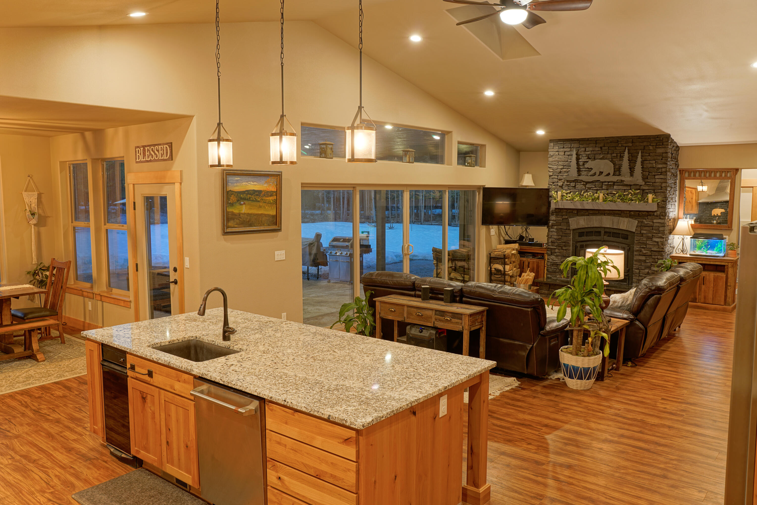 Pinewood Country Est - Residential