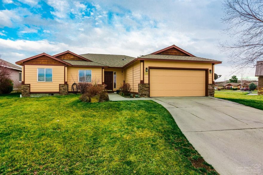Great home located next to community park & w/ easy access to parkway. Home features gas fireplace in living room, tile countertops, formal dining room/office area & open living design. Large master suite with french doors to back porch. Double car garage w/ New Age Tool organizational system. Private, fenced backyard backs up to green space & has gate out to park. Owner will be painting living room & kitchen before new owner takes possession. Sellers are motivated! Come see this adorable home for yourself!