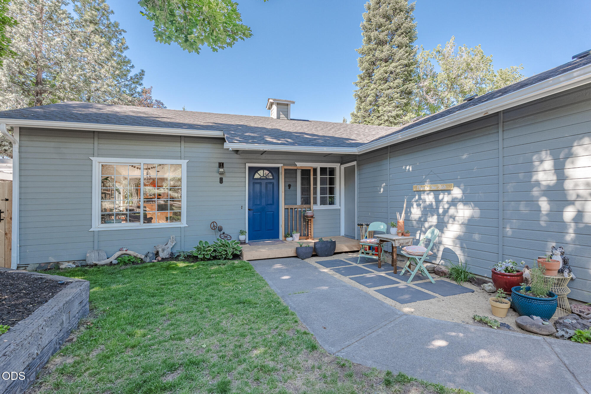 2653 NE Genet Court
