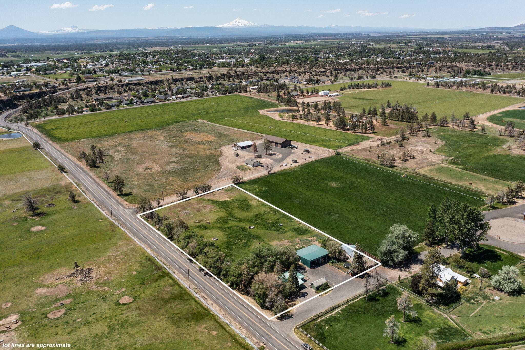 637 NE Smith Rock Way