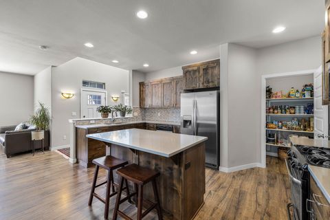 Tiny photo for 20456 Del Coco Court, Bend, OR 97702 (MLS # 220217007)