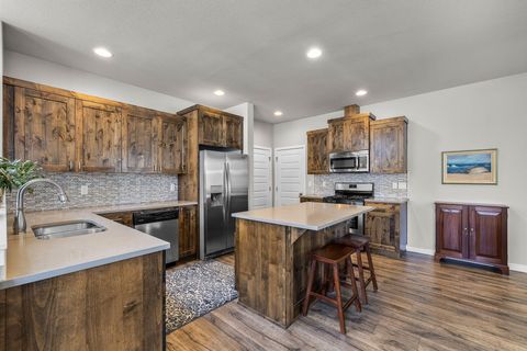 Tiny photo for 20456 Del Coco Court, Bend, OR 97702 (MLS # 220217007)