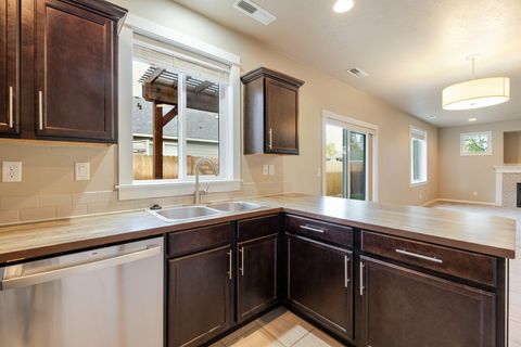 Tiny photo for 1255 W McKinney Butte Road #G, Sisters, OR 97759 (MLS # 220210178)