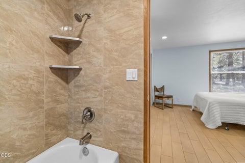 Tiny photo for 57330 Sequoia Lane, Sunriver, OR 97707 (MLS # 220222668)