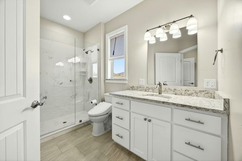 Tiny photo for 280 Oak Valley Drive, Talent, OR 97540 (MLS # 220215049)