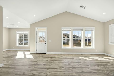 Tiny photo for 280 Oak Valley Drive, Talent, OR 97540 (MLS # 220215049)