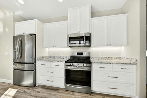 Tiny photo for 280 Oak Valley Drive, Talent, OR 97540 (MLS # 220215049)