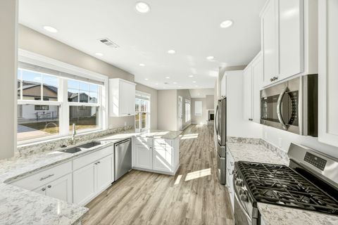 Tiny photo for 280 Oak Valley Drive, Talent, OR 97540 (MLS # 220215049)