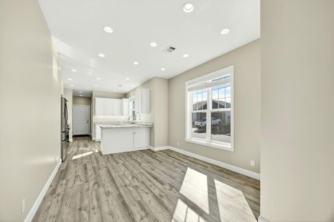 Tiny photo for 280 Oak Valley Drive, Talent, OR 97540 (MLS # 220215049)